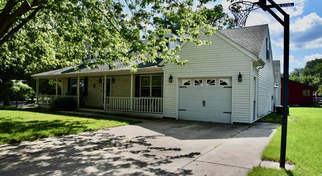 Photo of 403 Walnut Dr, Sibley, IA 51249