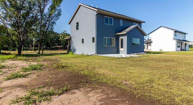 Photo of 327 10th St S, Sartell, MN 56377