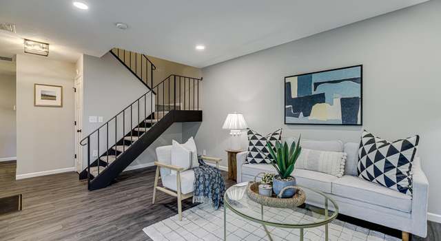 Photo of 1034 Carmel Ct, Shoreview, MN 55126
