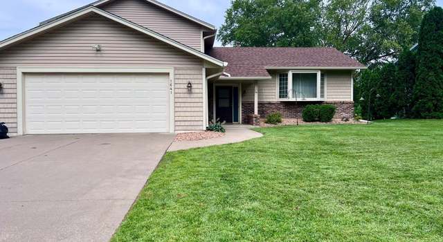 Photo of 1641 Camelot Ln NE, Fridley, MN 55432