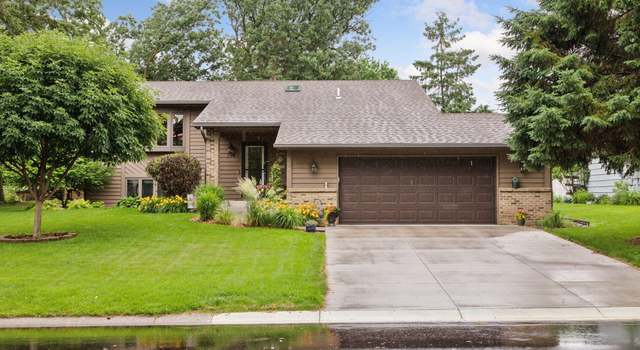 Photo of 796 Sunset Dr, Eagan, MN 55123