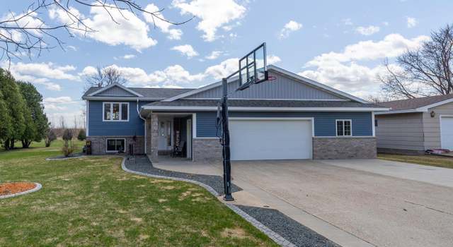 Photo of 607 5th St SE, Dodge Center, MN 55927