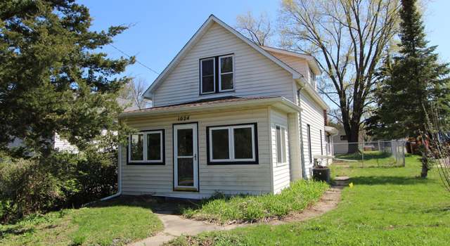 Photo of 1024 4th St, Howard Lake, MN 55349