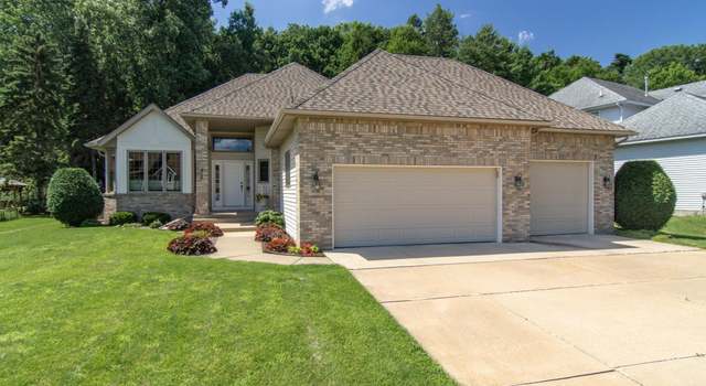 Photo of 418 Oak Creek Dr S, Saint Paul, MN 55127