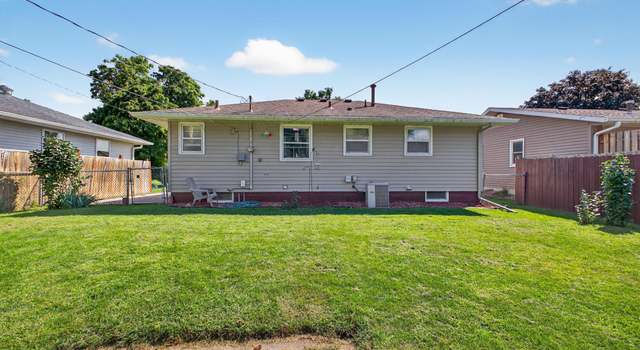 Photo of 2019 15th St NW, Rochester, MN 55901