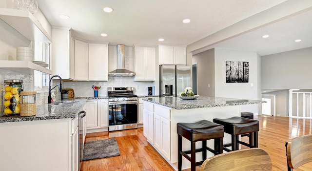 Photo of 2610 Lake Shore Ave, Little Canada, MN 55117