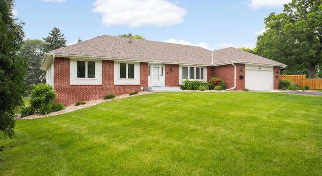 Photo of 4524 Laguna Dr, Edina, MN 55435