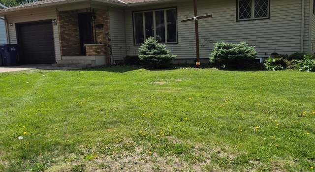 Photo of 1038 Pleasant Ln, Faribault, MN 55021
