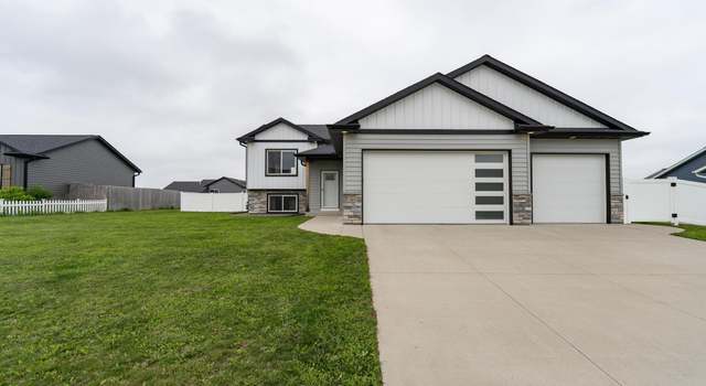 Photo of 363 6th St SE, Dover, MN 55929