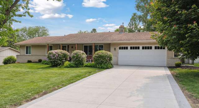 Photo of 11130 Carver Ct, Burnsville, MN 55337