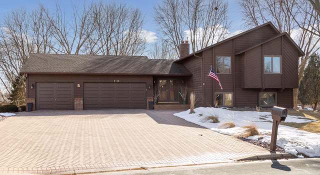 Photo of 1001 Gramsey Pl, Burnsville, MN 55306
