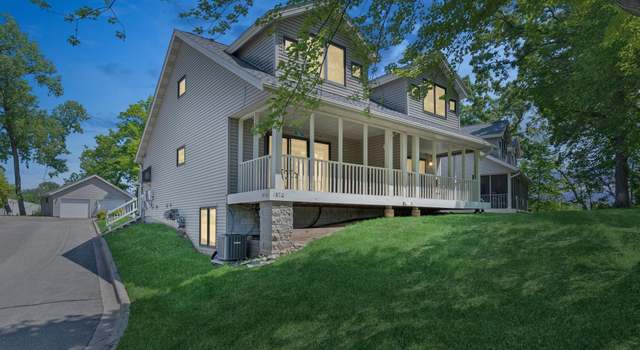 Photo of 1876 Shady Beach Ave, Roseville, MN 55113