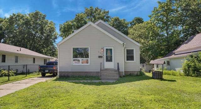 Photo of 806 8th St SW, Willmar, MN 56201
