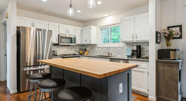 Photo of 6708 Amherst Ln, Eden Prairie, MN 55346
