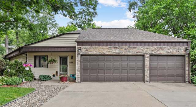 Photo of 1398 Summit Cir, Saint Paul, MN 55118