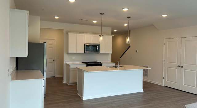 Photo of 10369 Glacier Ln N, Maple Grove, MN 55369