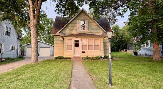 Photo of 926 N Park St, Fergus Falls, MN 56537