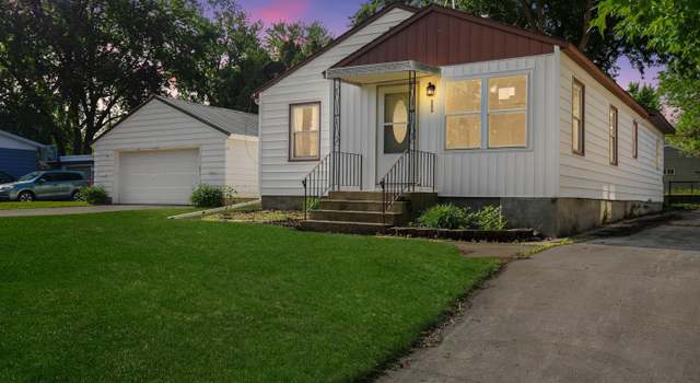 Photo of 111 4th St, Kenyon, MN 55946