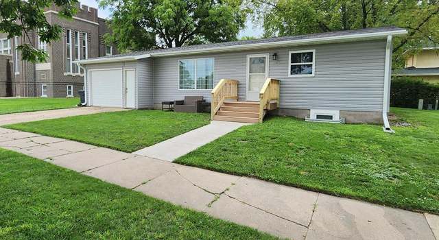 Photo of 518 Cherry St, Lakefield, MN 56150