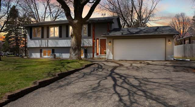 Photo of 1535 Oakwood Dr, Shoreview, MN 55126