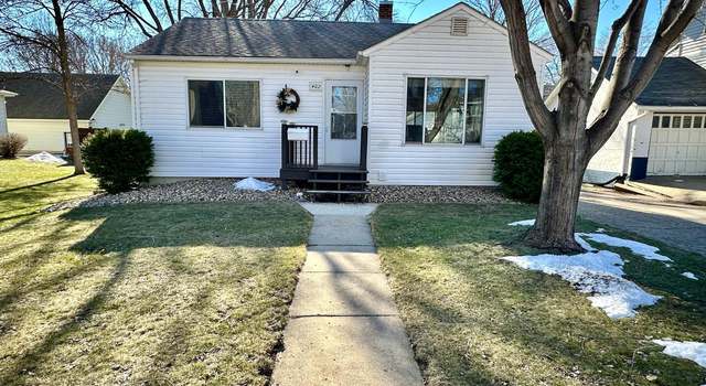 Photo of 402 N 5th St, Marshall, MN 56258