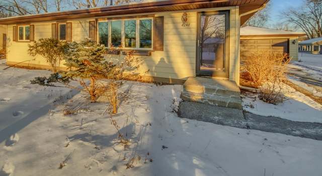Photo of 4248 Sandstone Dr, Eagan, MN 55122