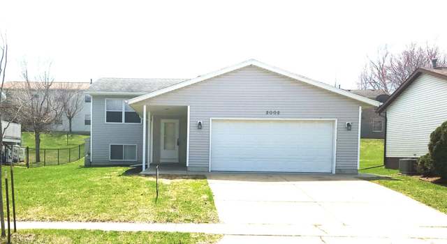Photo of 2002 51st St NW, Rochester, MN 55901