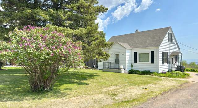 Photo of 2212 Springvale Ct, Duluth, MN 55811