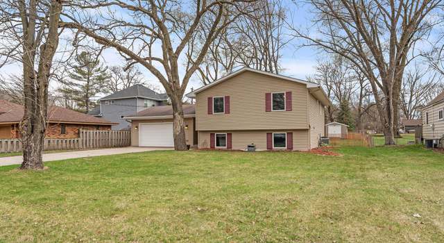Photo of 2812 Sherwood Rd, Mounds View, MN 55112