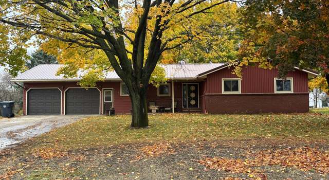 Photo of 107 Golf Course Dr, Armstrong, IA 50514