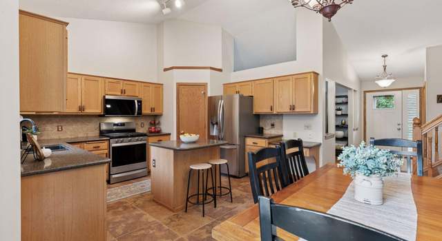 Photo of 989 Coneflower Ct, Eagan, MN 55123