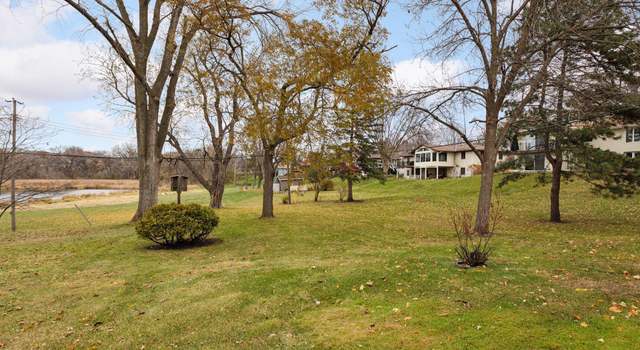 Photo of 2512 W 93rd St, Bloomington, MN 55431