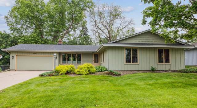 Photo of 2381 Queens Dr, Woodbury, MN 55125