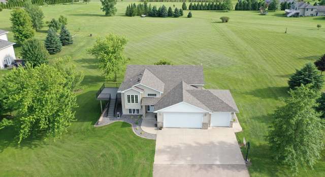 Photo of 735 Riverwood Ct, Elgin, MN 55932
