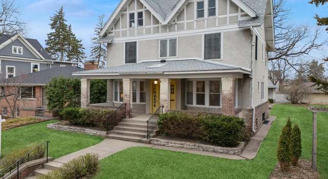 Photo of 2404 Lake Pl, Minneapolis, MN 55405