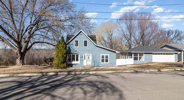 Photo of 216 W Forest St, Belle Plaine, MN 56011