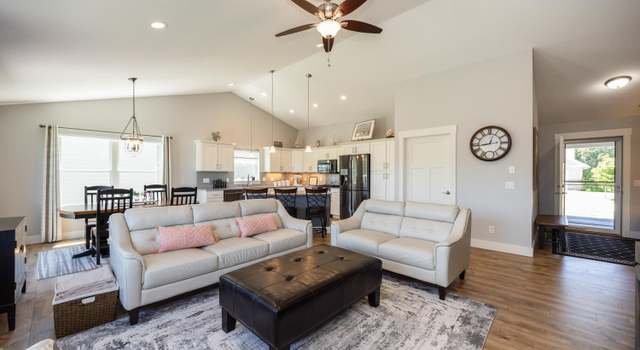 Photo of 115 Emerald Lake Dr, Lake City, MN 55041