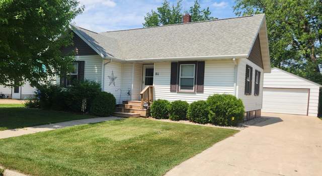 Photo of 811 6th St SW, Pipestone, MN 56164