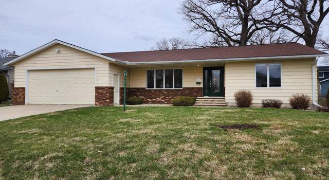Photo of 211 Glenn Rd, Albert Lea, MN 56007