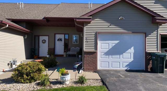 Photo of 927 7th Ave SW, Pine Island, MN 55963