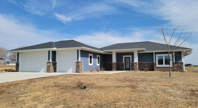 Photo of 110 Lake Erin Dr, Green Isle, MN 55338