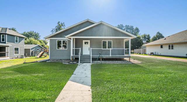 Photo of 414 N Spring St, Luverne, MN 56156