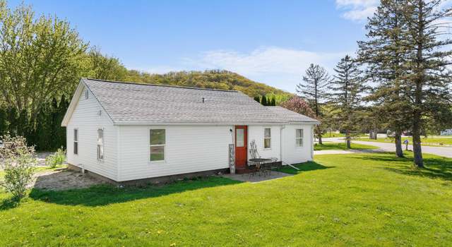Photo of 13 Wenonah Rd, Rollingstone Twp, MN 55959