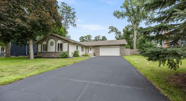Photo of 1227 Flicker Cir, Eagan, MN 55123