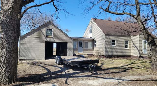 Photo of 145 S Lindberg Ave, Dunnell, MN 56127