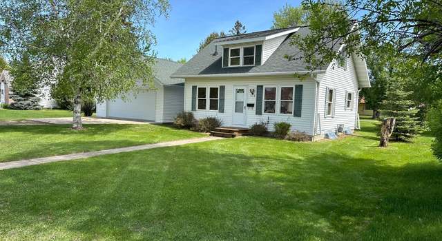 Photo of 310 7th Ave NE, Roseau, MN 56751