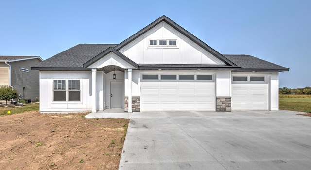 Photo of 645 1st St SE, Elgin, MN 55932