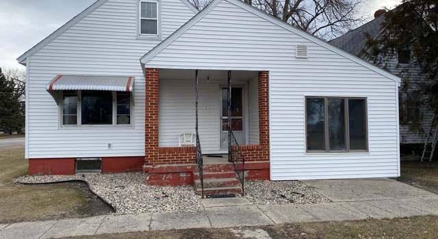 Photo of 400 1st St W, Chokio, MN 56221