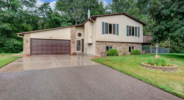 Photo of 1797 Sunrise Ct, Maplewood, MN 55117