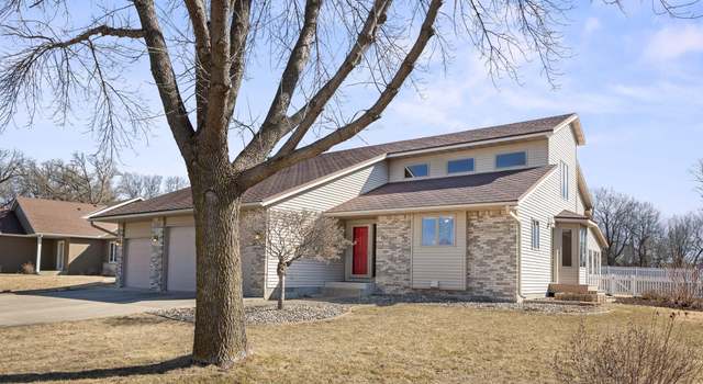 Photo of 765 Roberts St SW, Hutchinson, MN 55350